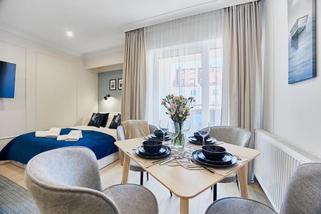 Apartment Golden Hour Apartments- Plac Slowianski 17 *